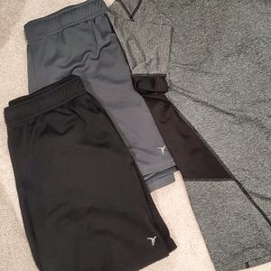 Old Navy Active shirt & shorts - Men's small